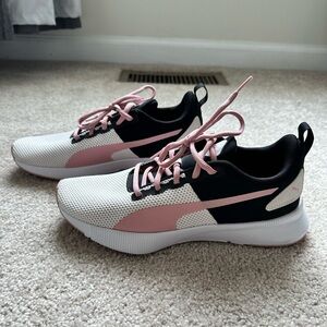 Puma Sneakers
